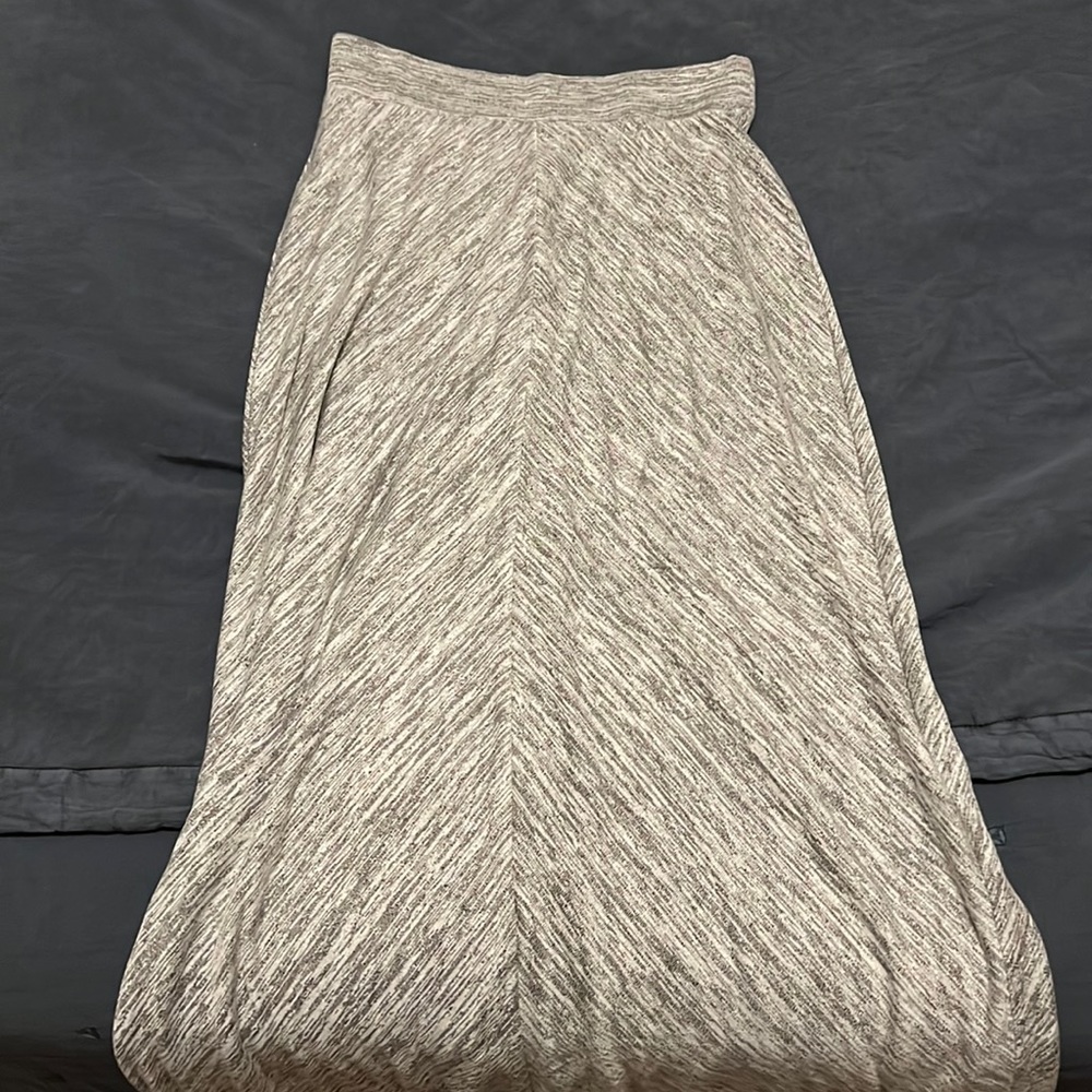Maxi- skirt
